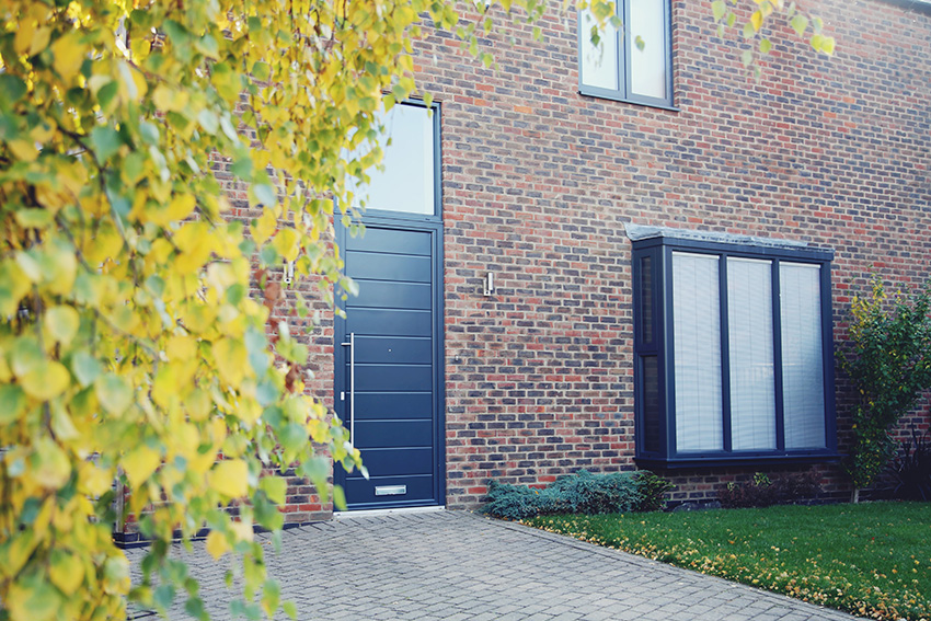 Howards (Angle Door)